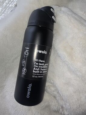 Owala 32oz Black Insulated Water Bottle with Built-In Straw